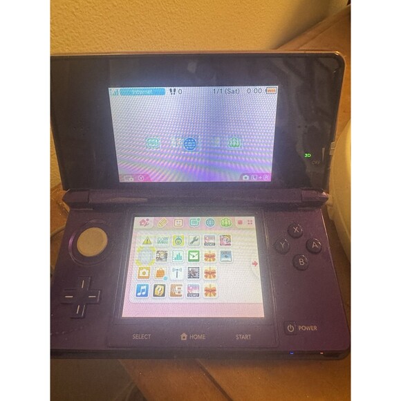 Nintendo 3DS Purple Portable Gaming Console w/ 10 Games & Charger a25 - Picture 3 of 5